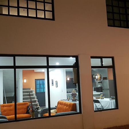 فيلا La Morada Naranja Tepoztlán المظهر الخارجي الصورة